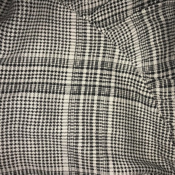 Flowy Plaid Tank Top - Picture 3 of 3